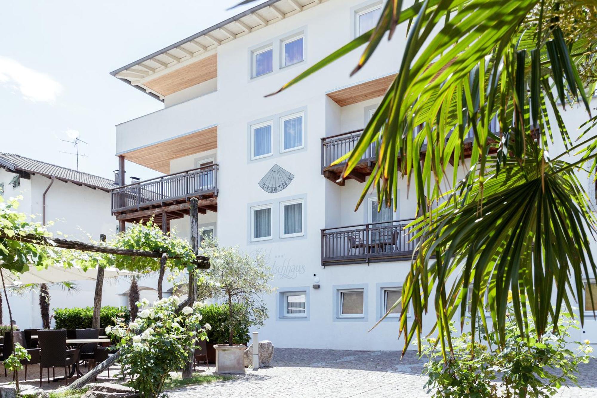 Hotel Teutschhaus Cortina Sulla Strada del Vino Exterior foto