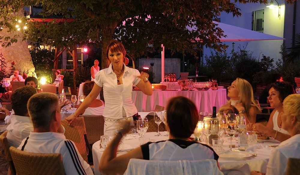 Hotel Teutschhaus Cortina Sulla Strada del Vino Exterior foto